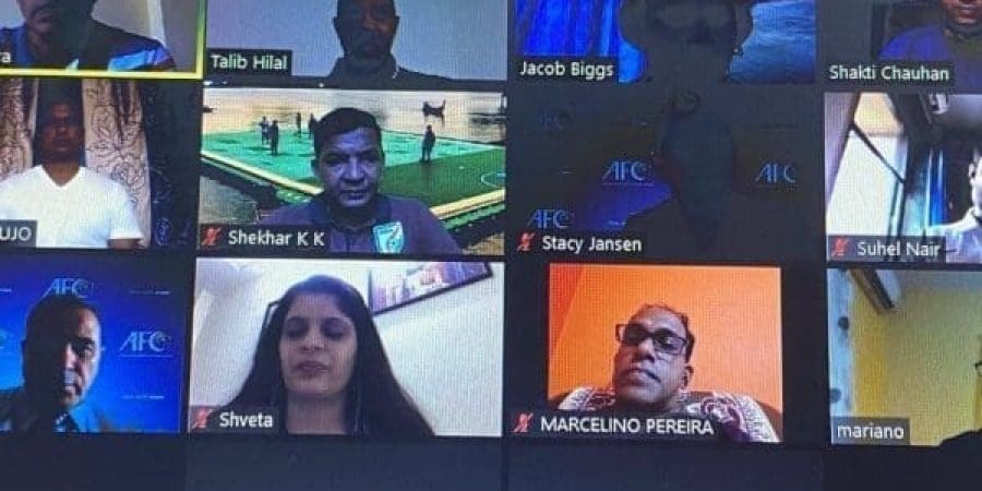 الثانوي يقدم حلقة عمل عبر zoom